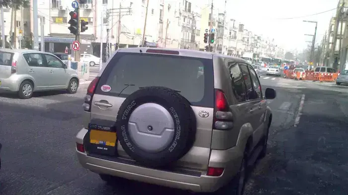 רכב של אלוף חונה בצורה לא חוקית רכב של אלוף חונה בצורה לא חוקית