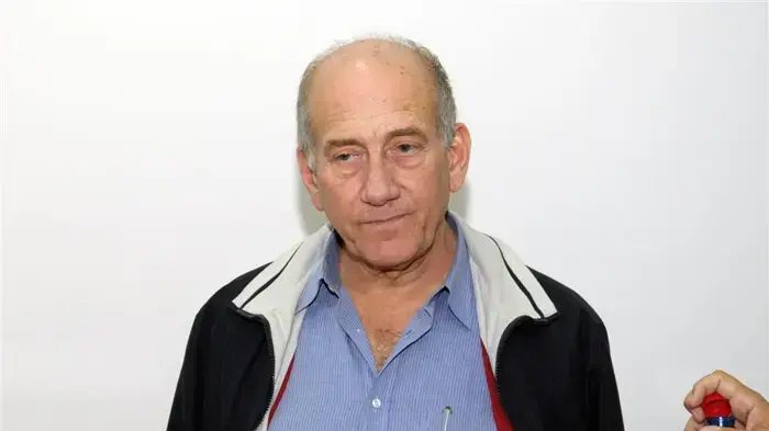 אהוד אולמרט בבית המשפט מרץ 2010 אהוד אולמרט בבית המשפט מרץ 2010