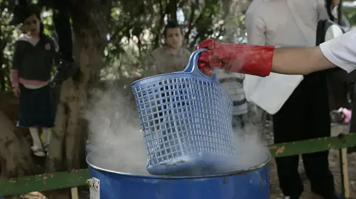 הגעלת כלים של עמותת חסדי נעמי מרץ 2010