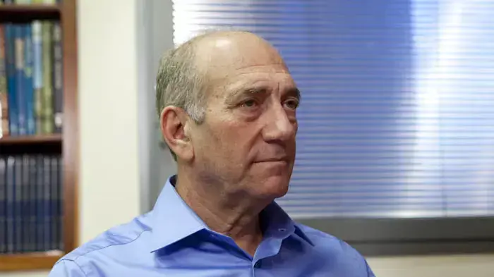 אהוד אולמרט היום במסיבת עיתונאים שכינס בתל אביב- אפריל 2010 אהוד אולמרט היום במסיבת עיתונאים שכינס בתל אביב- אפריל 2010