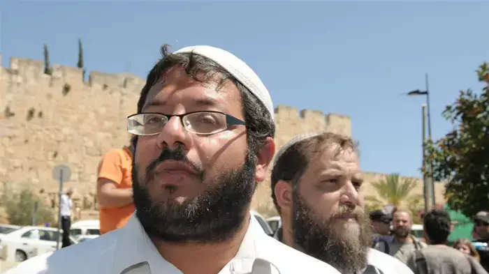 צעדת הימין היום בכפר סילוואן ביוזמתם של איתמר בן גביר וברוך מרזל- אפריל 2010 צעדת הימין היום בכפר סילוואן ביוזמתם של איתמר בן גביר וברוך מרזל- אפריל 2010