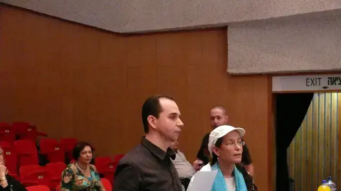 מזל טוב. בן זאב עם אלי ניסמן מזל טוב. בן זאב עם אלי ניסמן