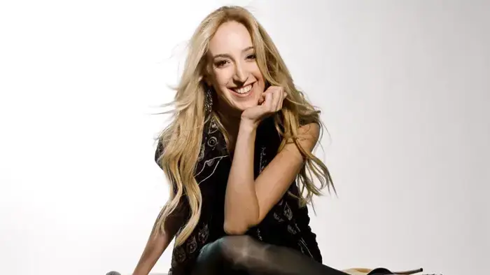 הזמרת חני לרנר הזמרת חני לרנר