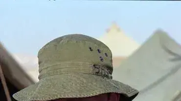 טירון בבית הספר לתותחנות שדה בהפסקת צהריים טירון בבית הספר לתותחנות שדה בהפסקת צהריים