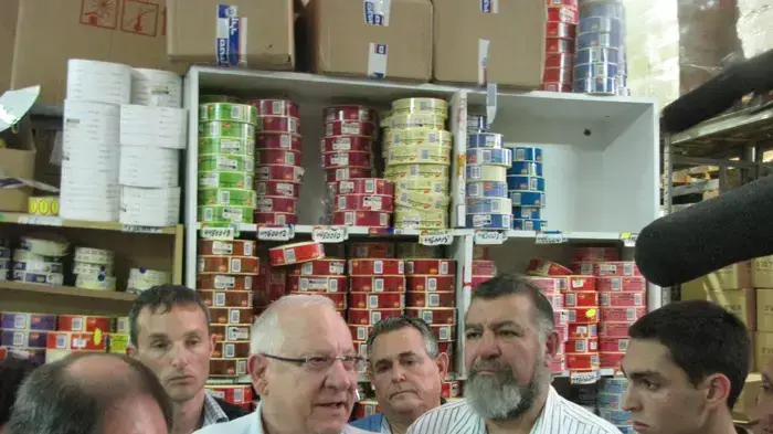 יושב ראש הכנסת רובי רבלין בסיור במפעלים בשומרון- מאי 2010 יושב ראש הכנסת רובי רבלין בסיור במפעלים בשומרון- מאי 2010