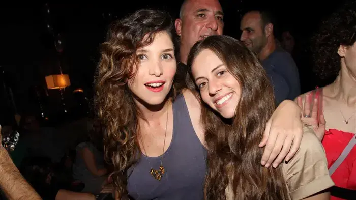 רוני הדר (משמאל) רוני הדר (משמאל)