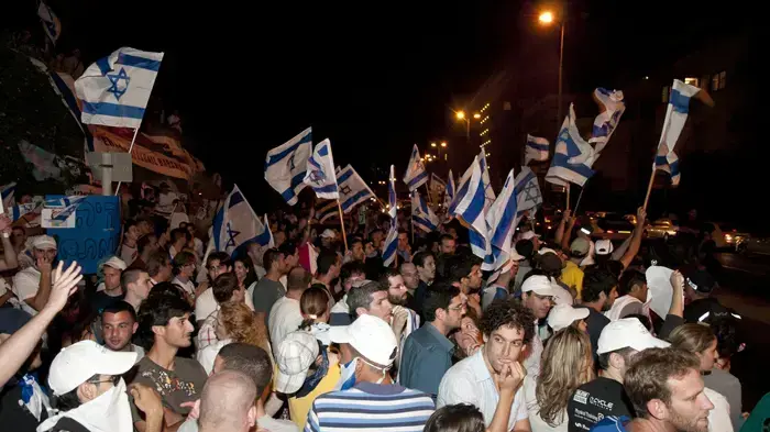 הפגנת חברי תנועת "אם תרצו" מול השגרירות הטורקית בארץ בעקבות תקרית משט הסיוע לעזה- מאי 2010 הפגנת חברי תנועת "אם תרצו" מול השגרירות הטורקית בארץ בעקבות תקרית משט הסיוע לעזה- מאי 2010