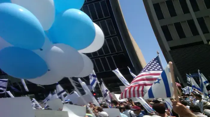 הפגנת תמיכה בישראל בלוס אנג'לס לאחר המשט לעזה הפגנת תמיכה בישראל בלוס אנג'לס לאחר המשט לעזה