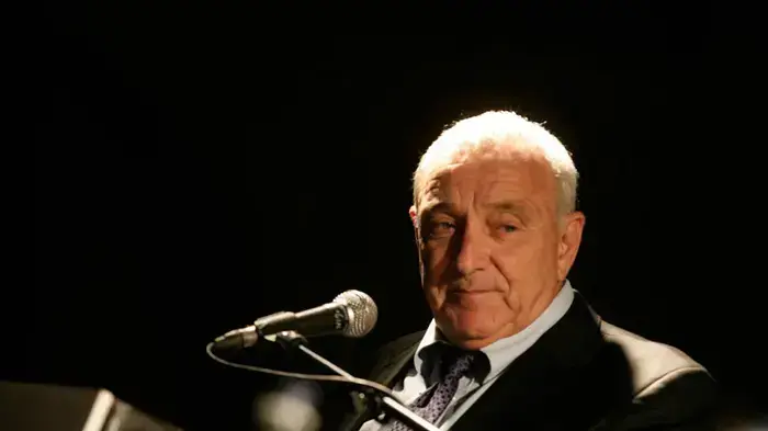 יצחק אהרונוביץ' השר לביטחון פנים במהלך כנס עיר ללא אלימות באילת- יוני 2010 יצחק אהרונוביץ' השר לביטחון פנים במהלך כנס עיר ללא אלימות באילת- יוני 2010