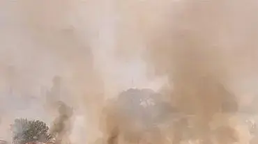 שריפה במושב נוחם ליד בית שמש ( צילום יצחק אלהרר סקופ 80 ) שריפה במושב נוחם ליד בית שמש ( צילום יצחק אלהרר סקופ 80 )