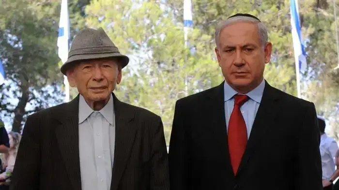 ראש הממשלה בנימין נתניהו ואביו , בן ציון נתניהו משתתפים בטקס אזכרה ממלכתי לזאב ז'בוטינסקי בהר הרצל בירושלים- יולי 2010 ראש הממשלה בנימין נתניהו ואביו , בן ציון נתניהו משתתפים בטקס אזכרה ממלכתי לזאב ז'בוטינסקי בהר הרצל בירושלים- יולי 2010