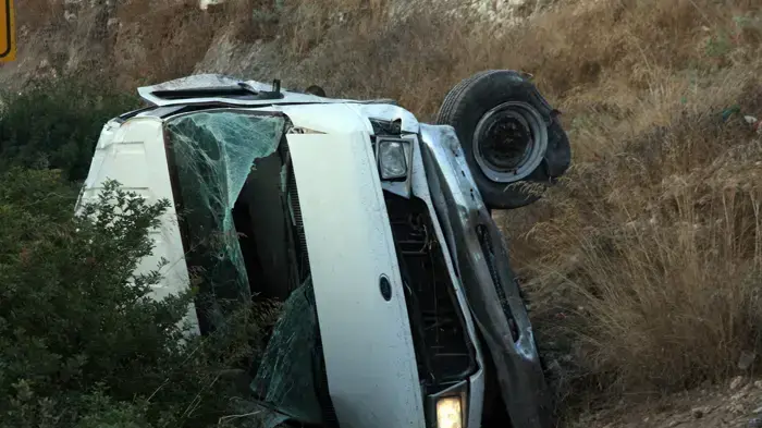רכב מסחרי שהתהפך בכביש שש לכיוון דרום, סמוך למחלף עירון. יולי 2010 רכב מסחרי שהתהפך בכביש שש לכיוון דרום, סמוך למחלף עירון. יולי 2010