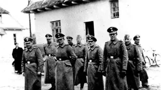 שומרים נאצים במחנה בלז'ץ בפולין שומרים נאצים במחנה בלז'ץ בפולין