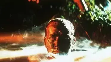 אולי התמונה המפורסמת מכולם. מרטין שין ב"אפוקליפסה עכשיו" הבלתי נשכח