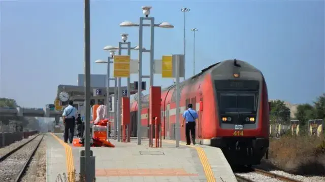 תחנת הרכבת ברצליה- אוגוסט 2010 תחנת הרכבת ברצליה- אוגוסט 2010
