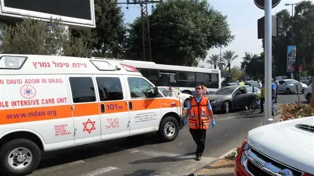 תאונת אוטובוס בדרך נמיר בתל אביב אוגוסט 2010 תאונת אוטובוס בדרך נמיר בתל אביב אוגוסט 2010