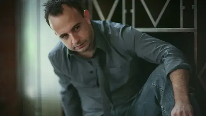 גם בפרונט. אורי זך גם בפרונט. אורי זך