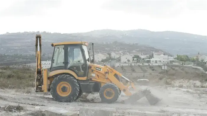 מתנחלים בונים למרות ההקפאה ספטמבר 2010 מתנחלים בונים למרות ההקפאה ספטמבר 2010