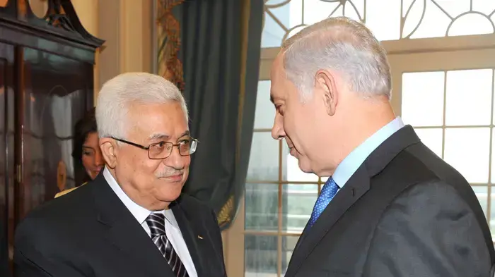 ראש הממשלה בנימין נתניהו עם יושב ראש הרשות הפלסטינית אבו מאזן, בועידת פסגה בוושינגטון- ספטמבר 2010 ראש הממשלה בנימין נתניהו עם יושב ראש הרשות הפלסטינית אבו מאזן, בועידת פסגה בוושינגטון- ספטמבר 2010
