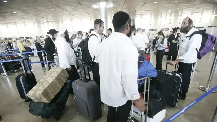 חסידים ממריאים לקבר הרב נחמן מאומן ספטמבר 2010 חסידים ממריאים לקבר הרב נחמן מאומן ספטמבר 2010