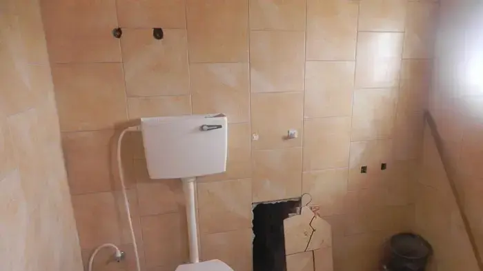 מקום מחבואו של העבריין הנמלט נביל פרעוני בכפר אעבלין מקום מחבואו של העבריין הנמלט נביל פרעוני בכפר אעבלין