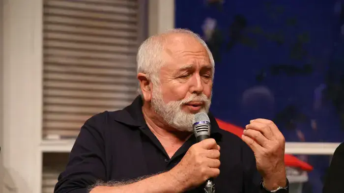 "זה יהיה רק לטובתנו ברגע שתהיה מדינה פלסטינית מסודרת". יהושע סובול "זה יהיה רק לטובתנו ברגע שתהיה מדינה פלסטינית מסודרת". יהושע סובול
