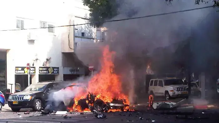 פיצוץ מטען ברכבו של יניב כהן בהרצליה פיצוץ מטען ברכבו של יניב כהן בהרצליה