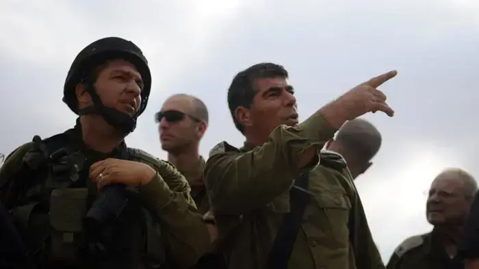הרמטכ"ל גבי אשכנזי בביקור בתרגיל של חטיבת הצנחנים הרמטכ"ל גבי אשכנזי בביקור בתרגיל של חטיבת הצנחנים
