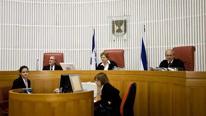 מרייד מגווייר בבית המשפט העליון, אוקטובר 2010 מרייד מגווייר בבית המשפט העליון, אוקטובר 2010