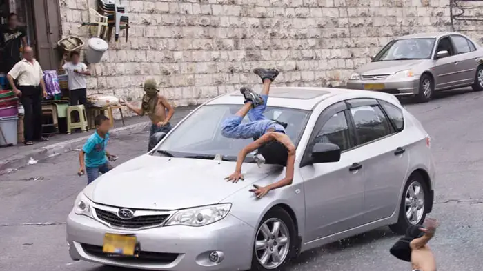 רכב ישראלי דרס שלושה ילדים פלסטינים שיידו אבנים בסילוואן רכב ישראלי דרס שלושה ילדים פלסטינים שיידו אבנים בסילוואן