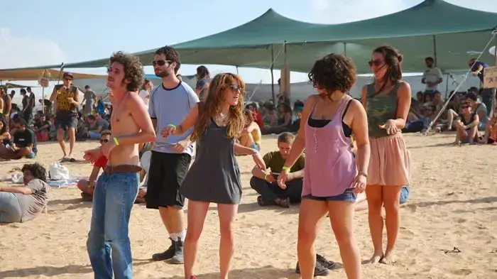 פחות תל אביבים. קהל בפסטיבל אינדינגב פחות תל אביבים. קהל בפסטיבל אינדינגב