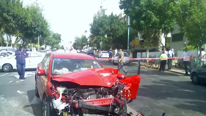 תאונת דרכים ברחוב שטמפפר בפתח תקווה אוקטובר 2010 תאונת דרכים ברחוב שטמפפר בפתח תקווה אוקטובר 2010