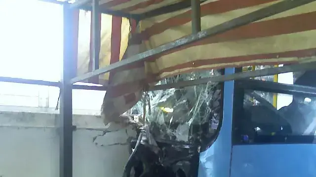 תאונת דרכים ברחוב שטמפפר בפתח תקווה אוקטובר 2010 תאונת דרכים ברחוב שטמפפר בפתח תקווה אוקטובר 2010