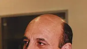 שאול מופז בלשכתו שאול מופז בלשכתו