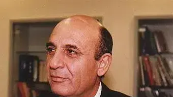 שאול מופז בלשכתו שאול מופז בלשכתו