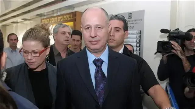 צחי הנגבי בבית משפט השלום בירושלים, נובמבר 2010 צחי הנגבי בבית משפט השלום בירושלים, נובמבר 2010