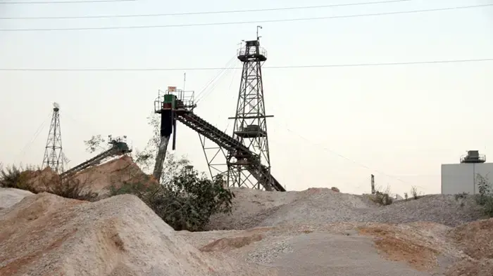 מחצבה ביישוב אלעד, נובמבר 2010 מחצבה ביישוב אלעד, נובמבר 2010