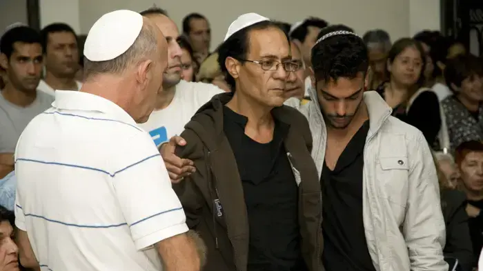 הלווית נטלי ורוני אלוני שנרצחו על ידי אמם, מיכל אלוני, נובמבר 2010 הלווית נטלי ורוני אלוני שנרצחו על ידי אמם, מיכל אלוני, נובמבר 2010