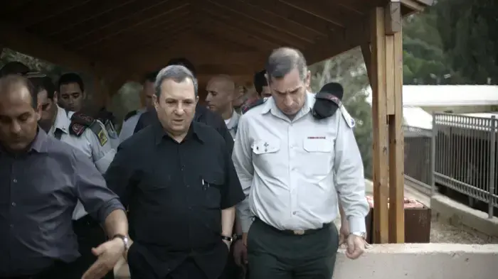 שר הביטחון אהוד ברק בביקור בבסיס תל השומר בגיוס נובמבר לגולני, נובמבר 2010 שר הביטחון אהוד ברק בביקור בבסיס תל השומר בגיוס נובמבר לגולני, נובמבר 2010