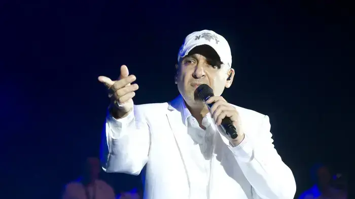 עופר לוי בהופעה בהיכל התרבות בת"א עופר לוי בהופעה בהיכל התרבות בת"א