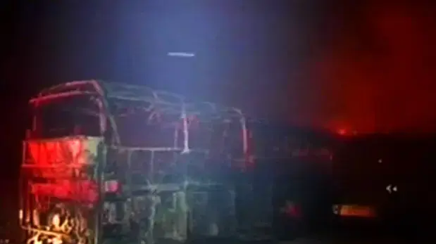 אוטובוס הסוהרים שעלה באש בשריפה בכרמל אוטובוס הסוהרים שעלה באש בשריפה בכרמל