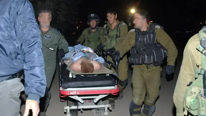 חייל צה"ל שנפצע בתקרית ירי ברצועת עזה מובל לבית החולים סורוקה חייל צה"ל שנפצע בתקרית ירי ברצועת עזה מובל לבית החולים סורוקה