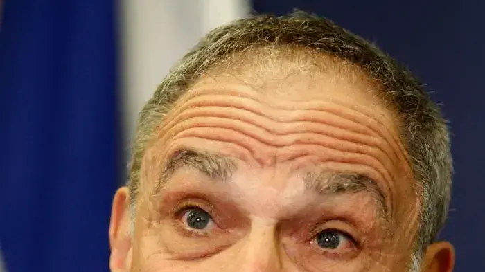 איתן ששינסקי במסיבת עיתונאים של ועדת ששינסקי בנושא משאבי הנפט והגז של ישראל, ינואר 2011 איתן ששינסקי במסיבת עיתונאים של ועדת ששינסקי בנושא משאבי הנפט והגז של ישראל, ינואר 2011