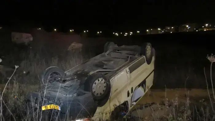 רכב שהתהפך בכניסה לרמת בית שמש, ינואר 2011 רכב שהתהפך בכניסה לרמת בית שמש, ינואר 2011