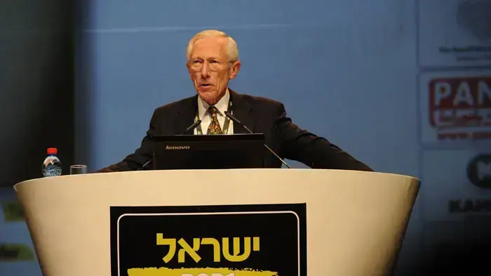 נגיד בנק ישראל סטנלי פישר נואם בכנס דהמרקר נגיד בנק ישראל סטנלי פישר נואם בכנס דהמרקר