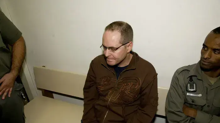 מיכאל הופמן, הדולה מרחובות החשוד בהטרדת של המטופלות שלו, דצמבר 2010 מיכאל הופמן, הדולה מרחובות החשוד בהטרדת של המטופלות שלו, דצמבר 2010