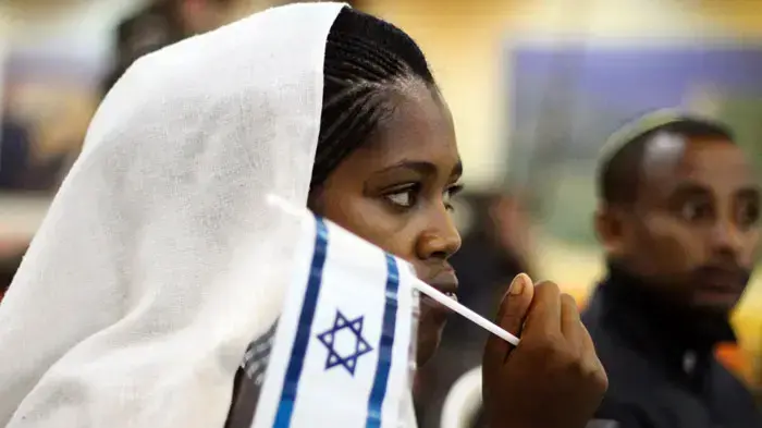 נחיתת עולים בני הפלשמורה, נתב"ג, ינואר 2011 נחיתת עולים בני הפלשמורה, נתב"ג, ינואר 2011