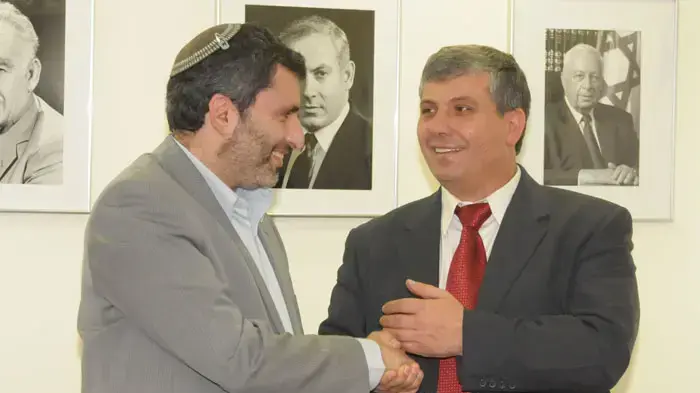 שלום שמחון וזאב אלקין אחרי ההודעה על פרישתו ממפלגת העבודה, ינואר 2011 שלום שמחון וזאב אלקין אחרי ההודעה על פרישתו ממפלגת העבודה, ינואר 2011