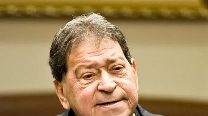 בנימין בן אליעזר במסיבת עיתונאים, בהודעה על פרישתו של בן אליעזר מהממשלה, ינואר 2011 בנימין בן אליעזר במסיבת עיתונאים, בהודעה על פרישתו של בן אליעזר מהממשלה, ינואר 2011