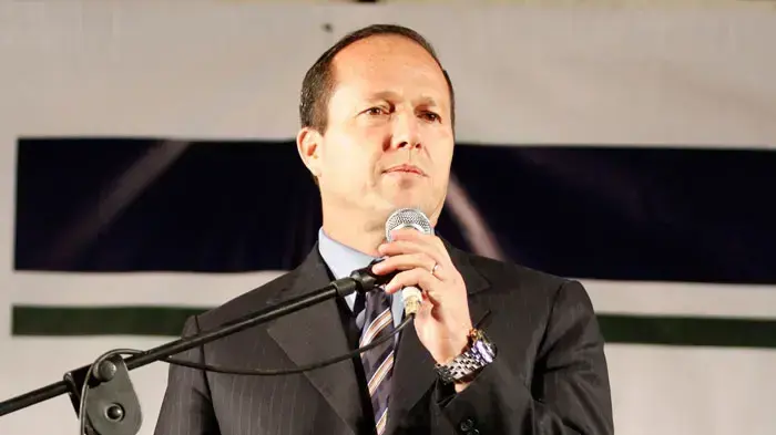 ראש עיריית ירושלים, ניר ברקת בעצרת בכיכר פריז, במסגרת מסע האלונקות בן 3 ימים כמחאה על השתמטות, ינואר 2011 ראש עיריית ירושלים, ניר ברקת בעצרת בכיכר פריז, במסגרת מסע האלונקות בן 3 ימים כמחאה על השתמטות, ינואר 2011